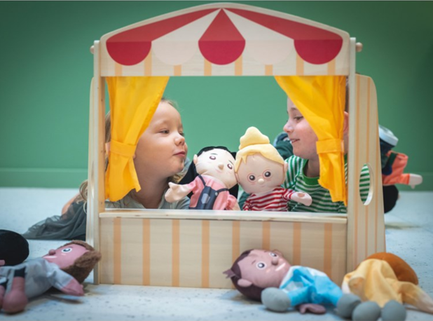 MALO STOLNO KAZALIŠTE LUTAKA