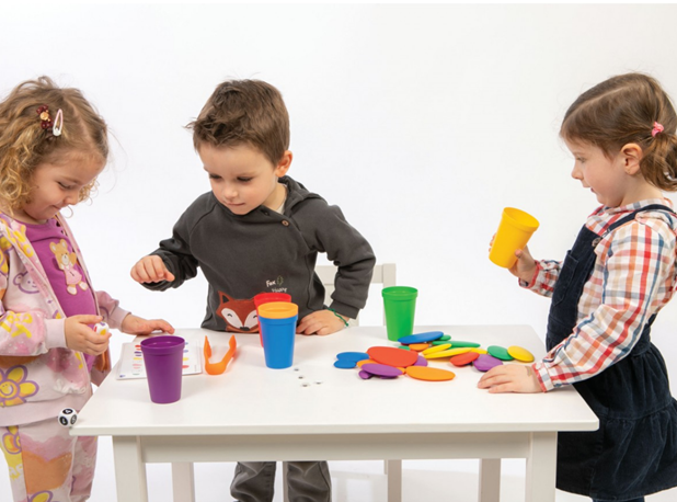 IGRA S OBLUTCIMA U BOJI