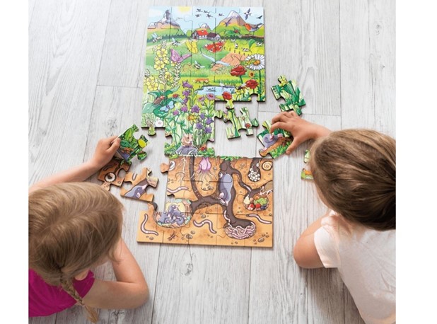 SLAGALICA IZNAD/ISPOD CVJETNA LIVADA