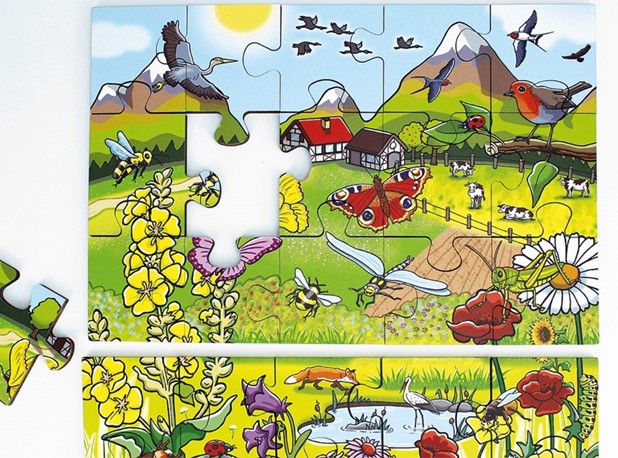 SLAGALICA IZNAD/ISPOD CVJETNA LIVADA