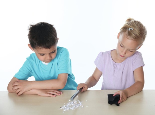 EKSPERIMENTI: ELEKTRICITET