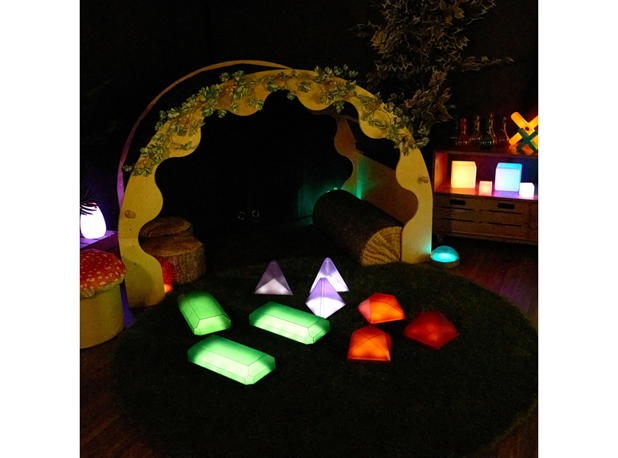 VELIKI SVJETLEĆI DRAGULJI, 9 kom.