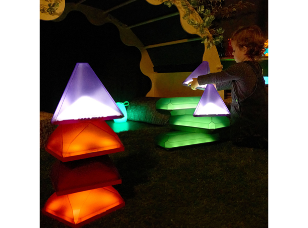 VELIKI SVJETLEĆI DRAGULJI, 9 kom.