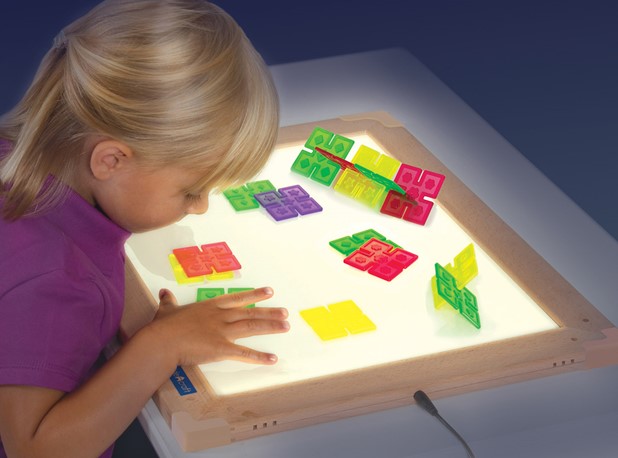 SVJETLEĆA LED PLOČA S DRVENIM OKVIROM