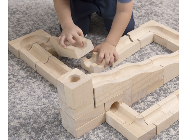 GRAĐEVNI MATERIJAL KUGLODROM, 40 elem.