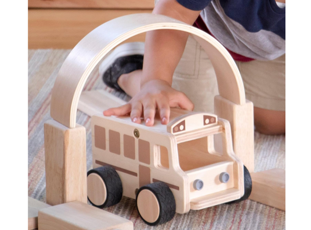 ŠKOLSKI AUTOBUS DRVENI