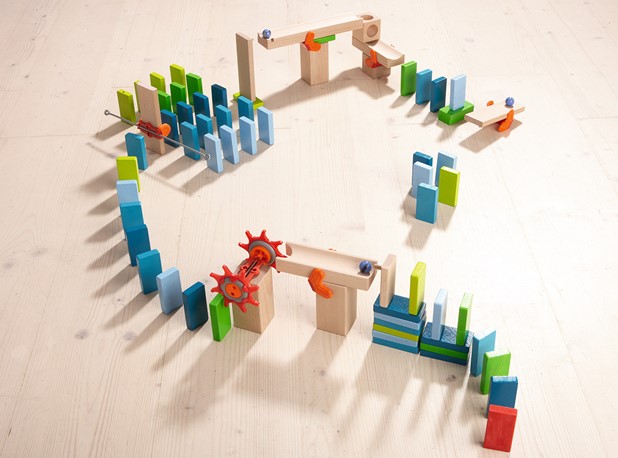 IGRA S DOMINO PLOČICAMA