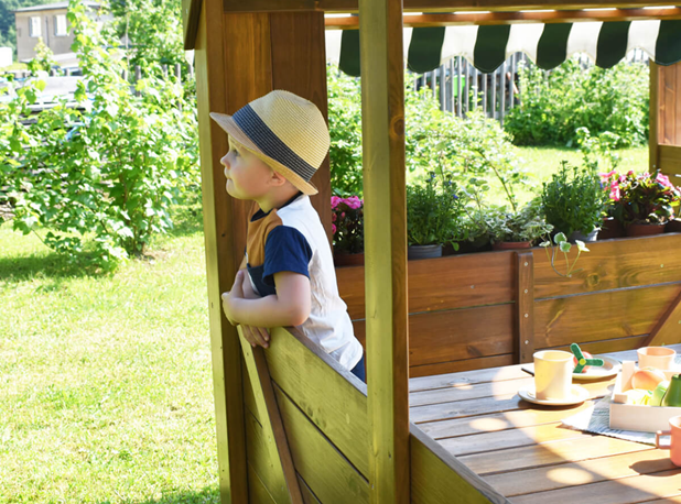 KUĆA ZA IGRU NA OTVORENOM