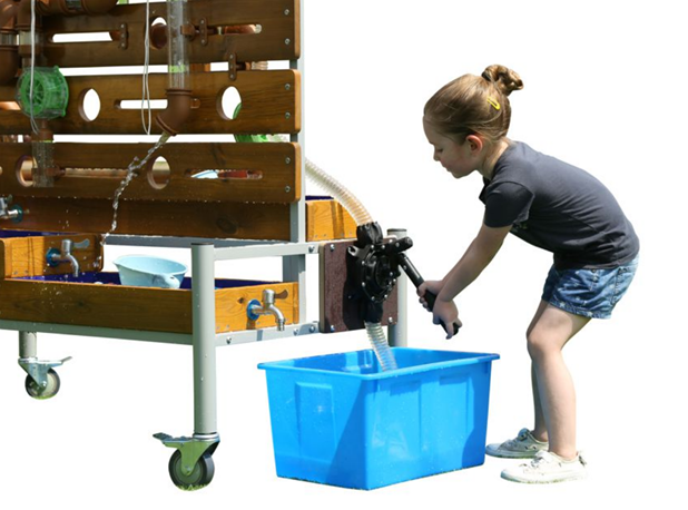 MOBILNA VANJSKA STANICA ZA IGRU S VODOM