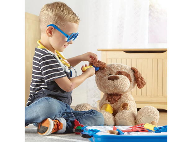 KOMPLET ZA MALOG DOKTORA U KOFERU, 19 elem.