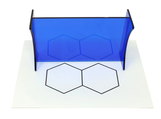 TRANSPARENTNO GEOMETRIJSKO OGLEDALO
