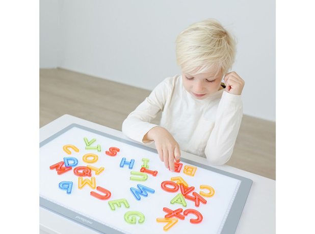 PROZIRNA OBOJENA SLOVA U KANTICI, 76 kom