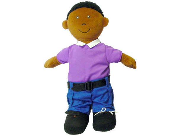 LUTKA ODJENI ME DJEČAK AFRIČKE RASE