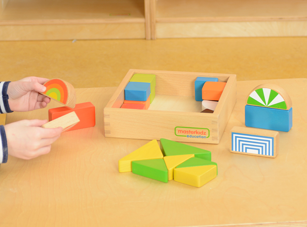 IGRA S OBOJENIM BLOKOVIMA