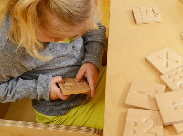 IGRA S TAKTILNIM OBLICIMA