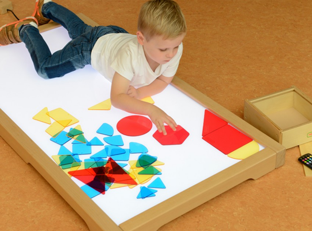 GEOMETRIJSKI OBLICI PROZIRNI,  u drv. Kutji