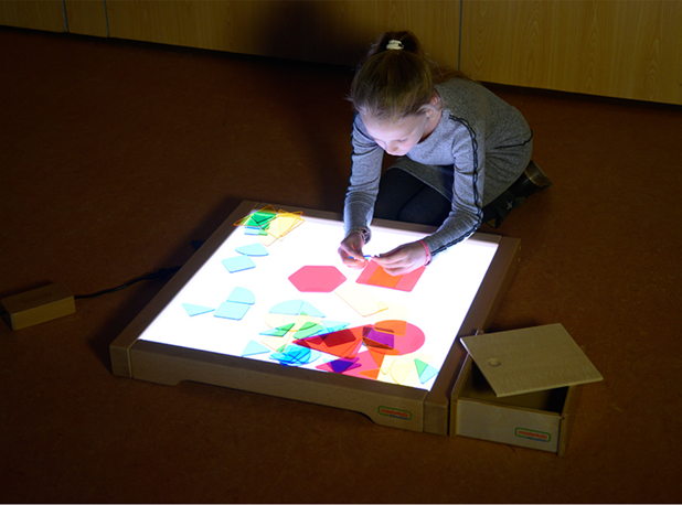 GEOMETRIJSKI OBLICI PROZIRNI,  u drv. Kutji