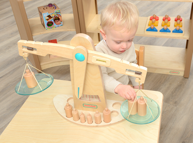 DRVENA VAGA S UTEZIMA