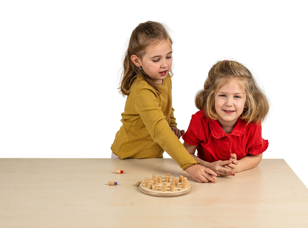 DRUŠTVENA IGRA PRONAĐI BOJU