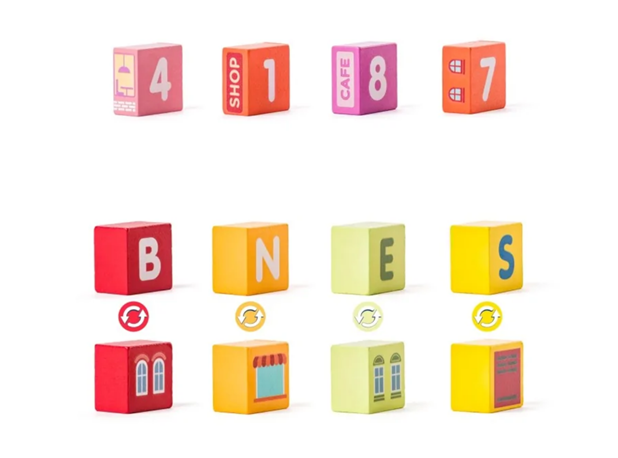 VELIKE KOCKE U KANTICI - GRAD